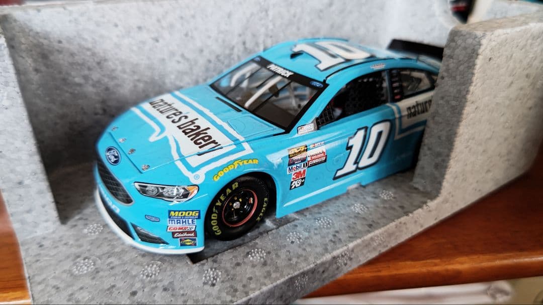 Danica Patrick 2017 NASCAR ミニカー