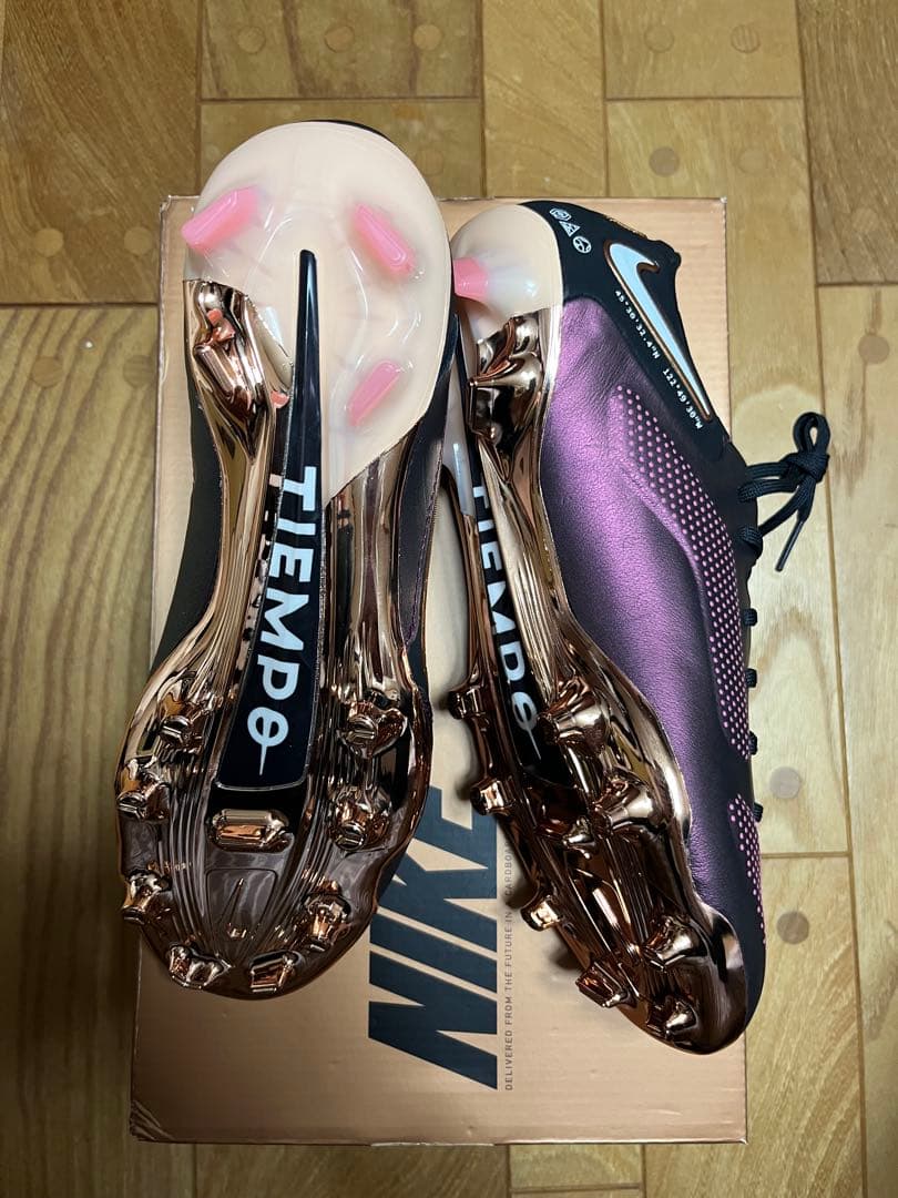 新品　超激レア　限定カラー　ナイキ　ティエンポ　レジェンド9 エリート FG