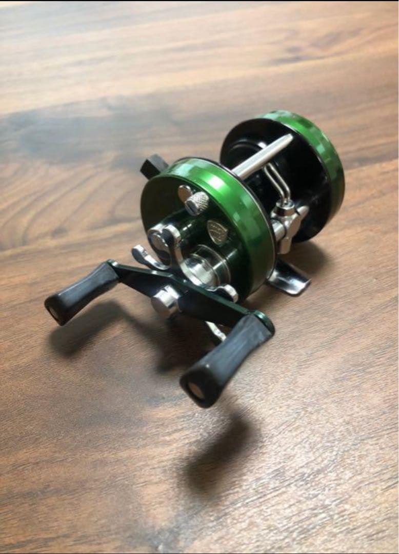 アブガルシア アンバサダー2500CI グリーン