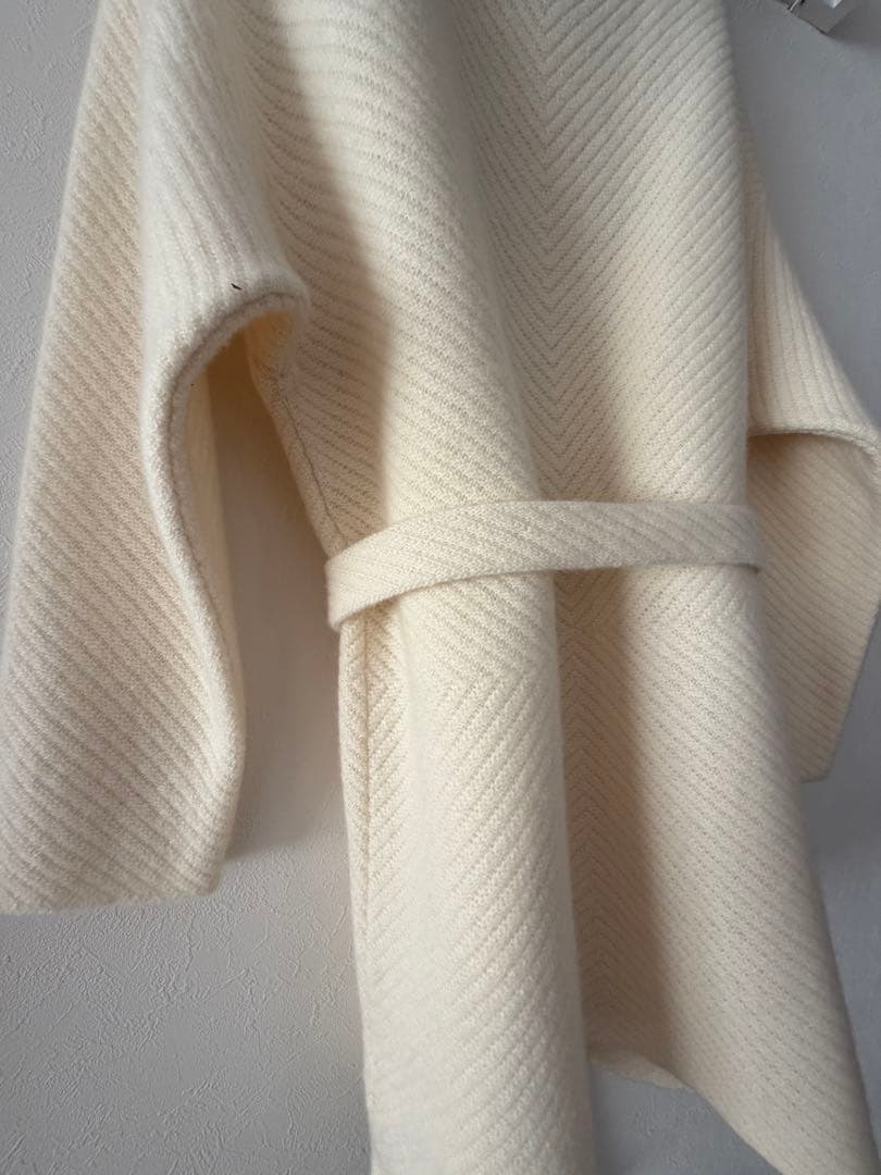 美品❣️Salvatore Ferragamo アイボリー カーディガン M