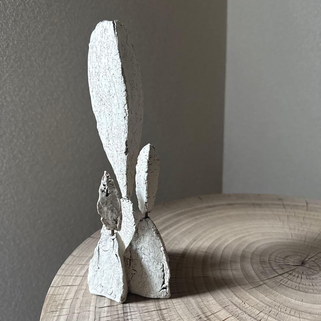 中根楽さん 草のオブジェ