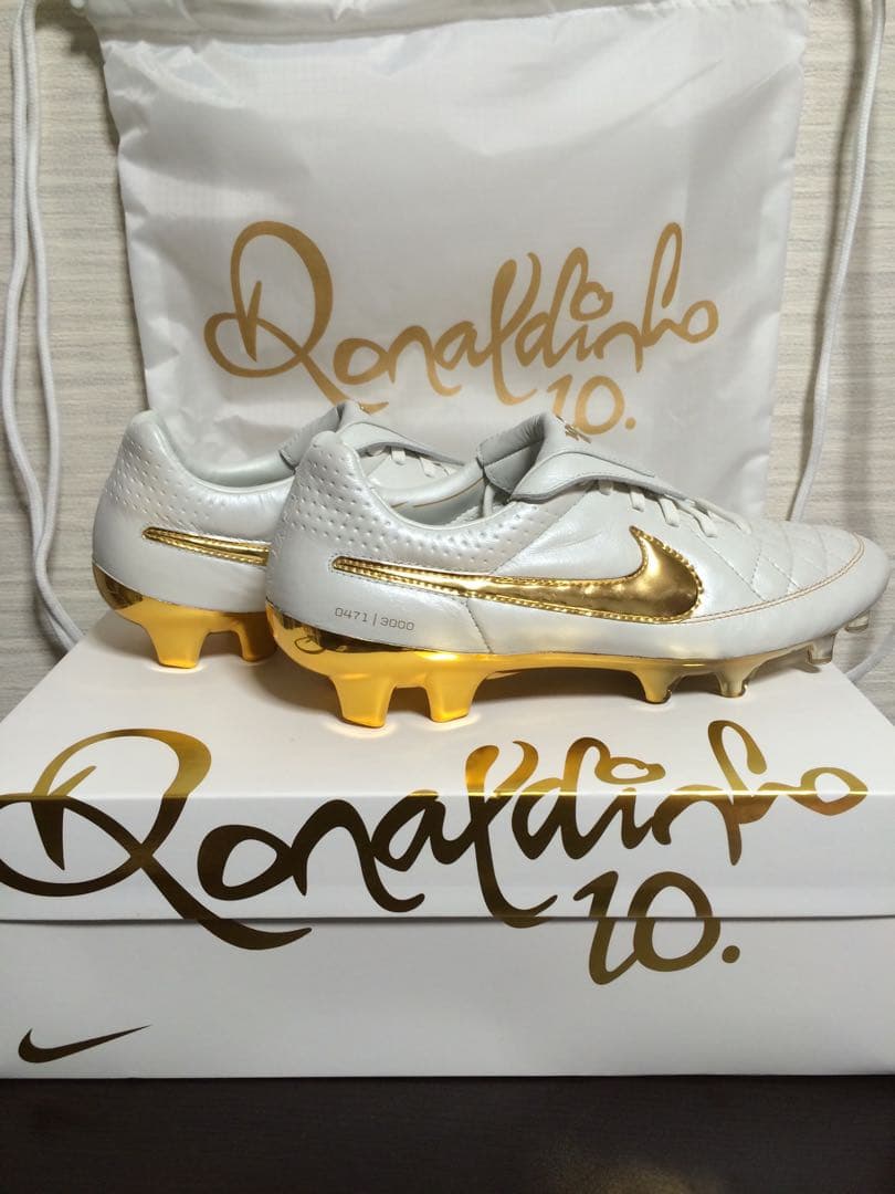 世界3000足限定　2015年発売　ティエンポレジェンド5 FG ロナウジーニョ