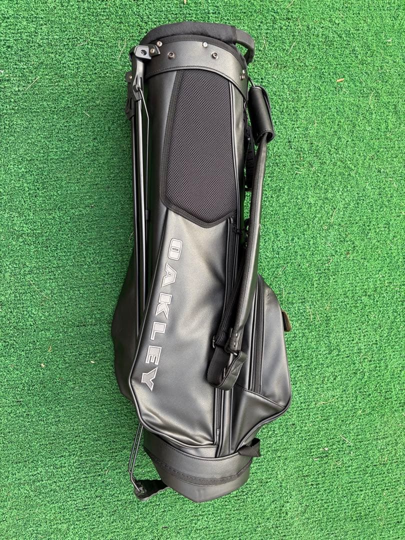 Oakley ブラック キャディバッグ