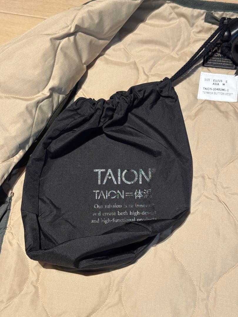 【定価9900】オリーブ TAION ダウンベスト　ミリタリークルーネックボタン