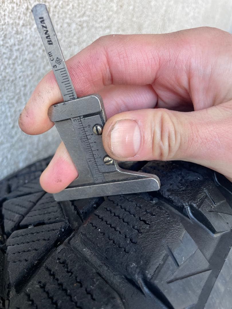 フォレスター純正18インチスタッドレスタイヤホイール4本セット225/55R18