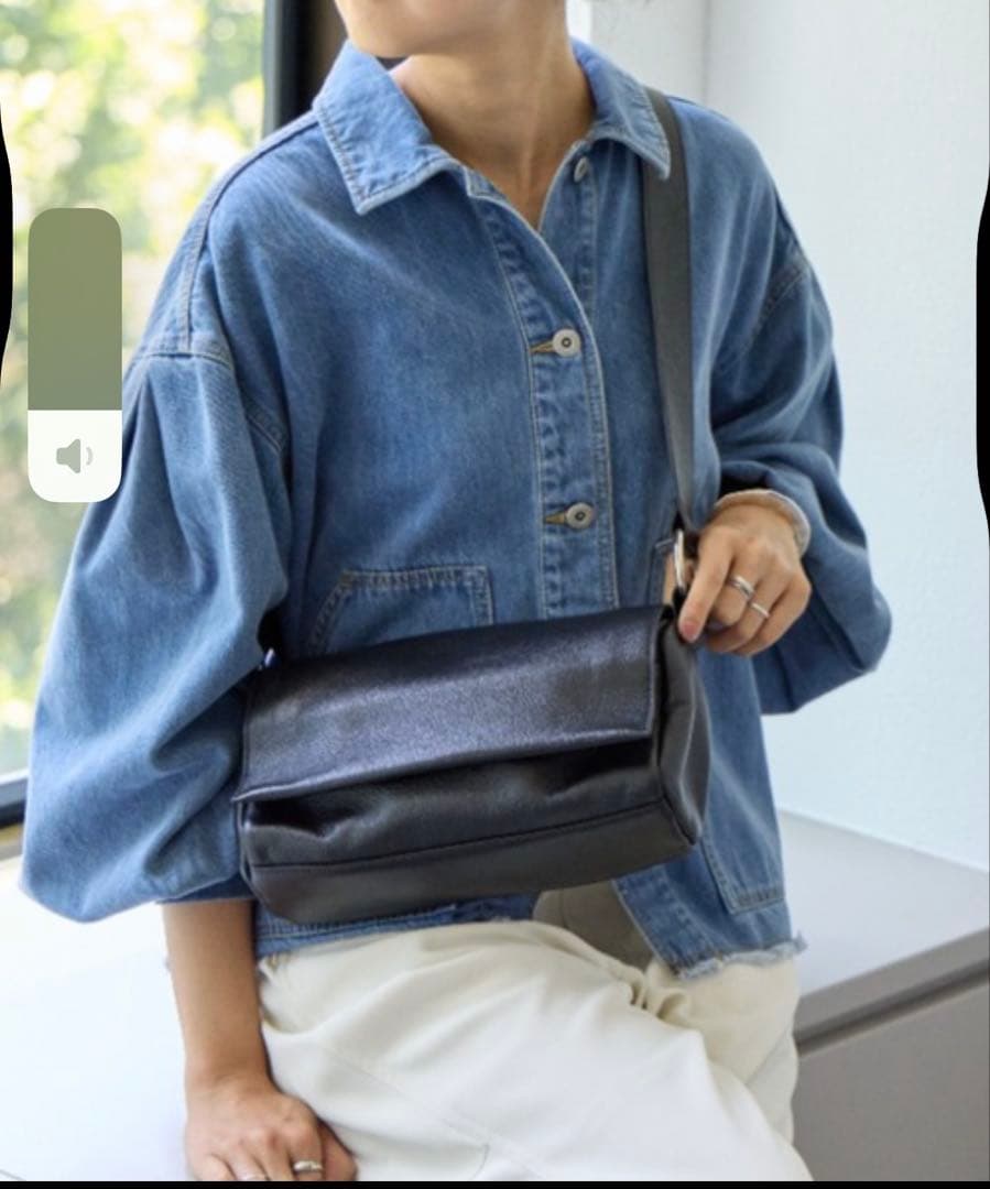 BEARDSLEY ビアズリー　レザーボディバッグ　ブラック　新品