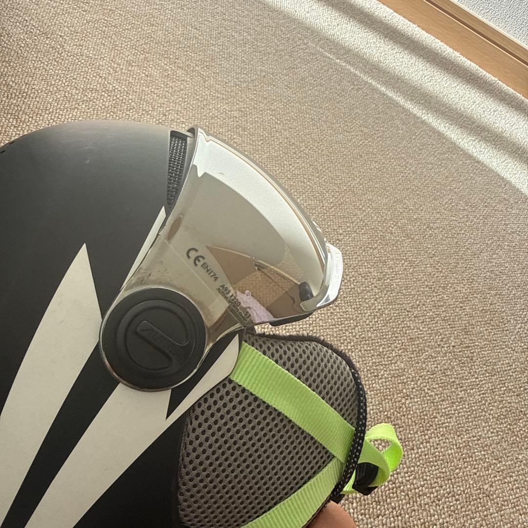 アルピナ　スキーヘルメットサンバイザー付き　ジュニア