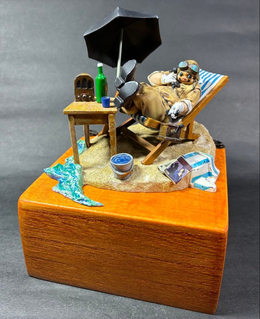 【完成品】ファインモールド紅の豚(アジトのポルコ)台座付き塗装済み完成品