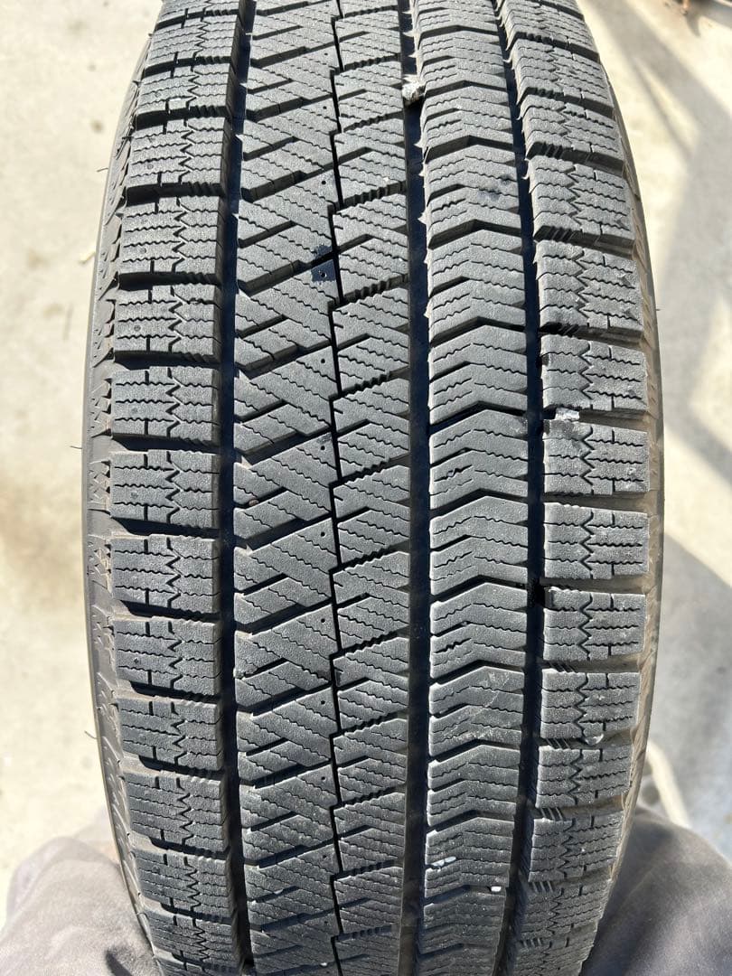 2024年製、VRX2.215/60R16、4本アルミホイールセット、バリ溝