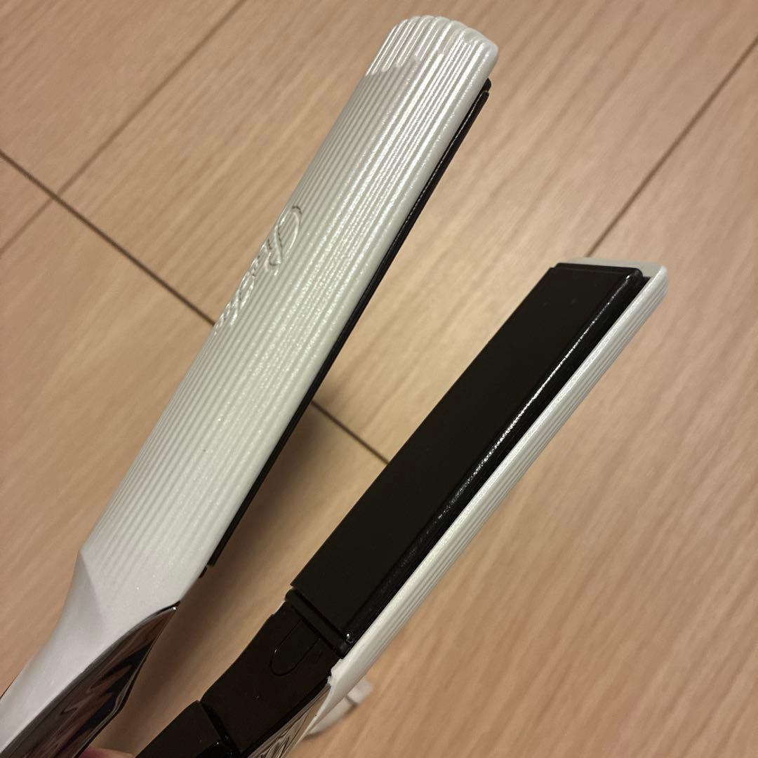 週末値下2023年製Refa リファビューテック ストレートアイロン