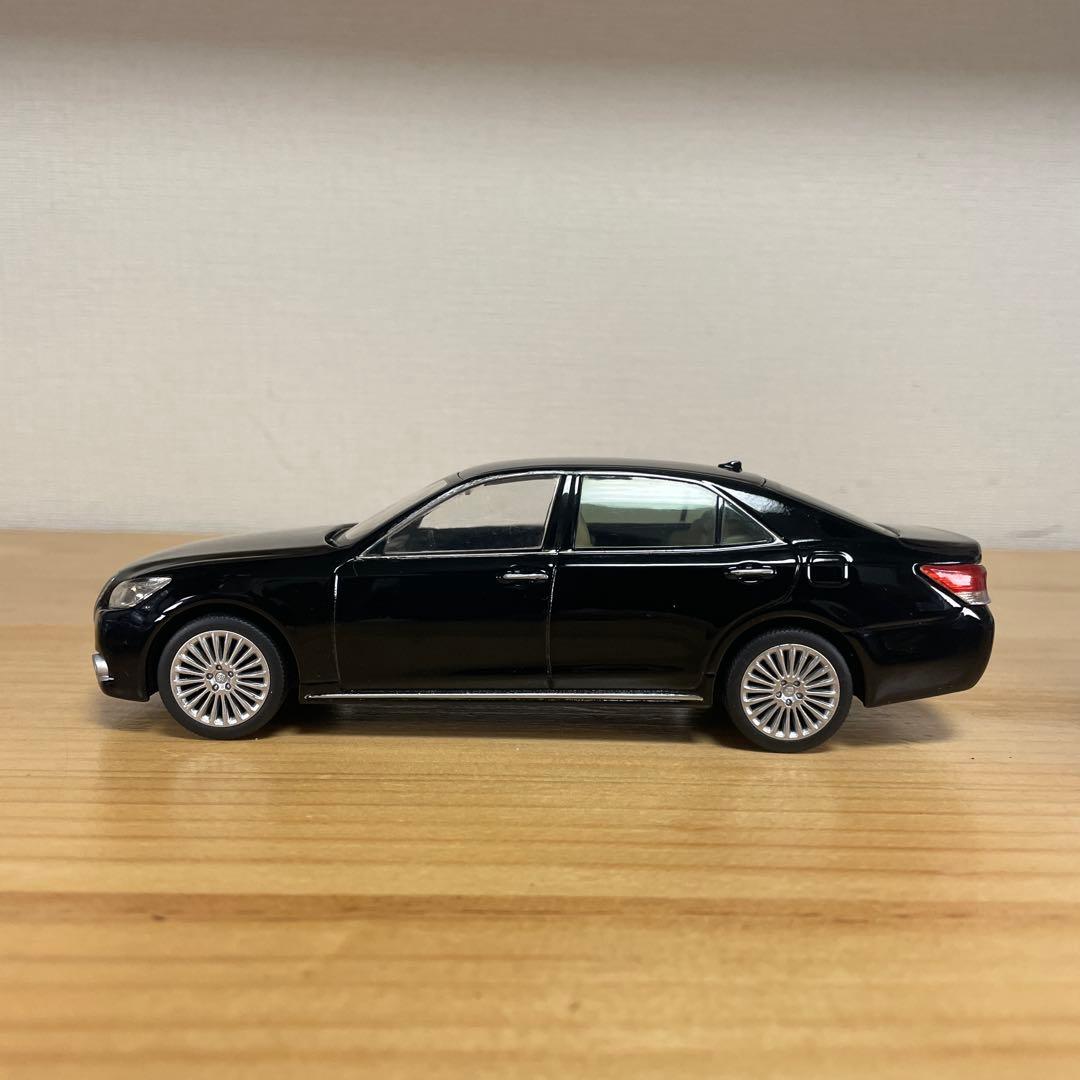 トヨタ　クラウン　マジェスタ　210系　カラーサンプル　プレシャスシルバー