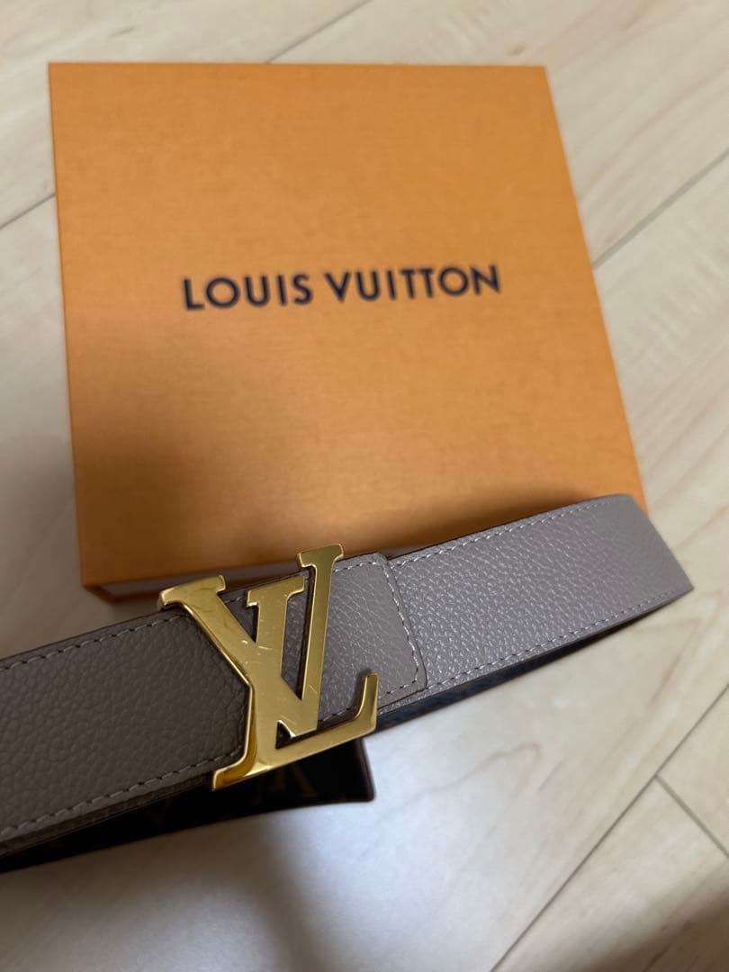 LOUIS VUITTON グレージュ　リバーシブル　ベルト