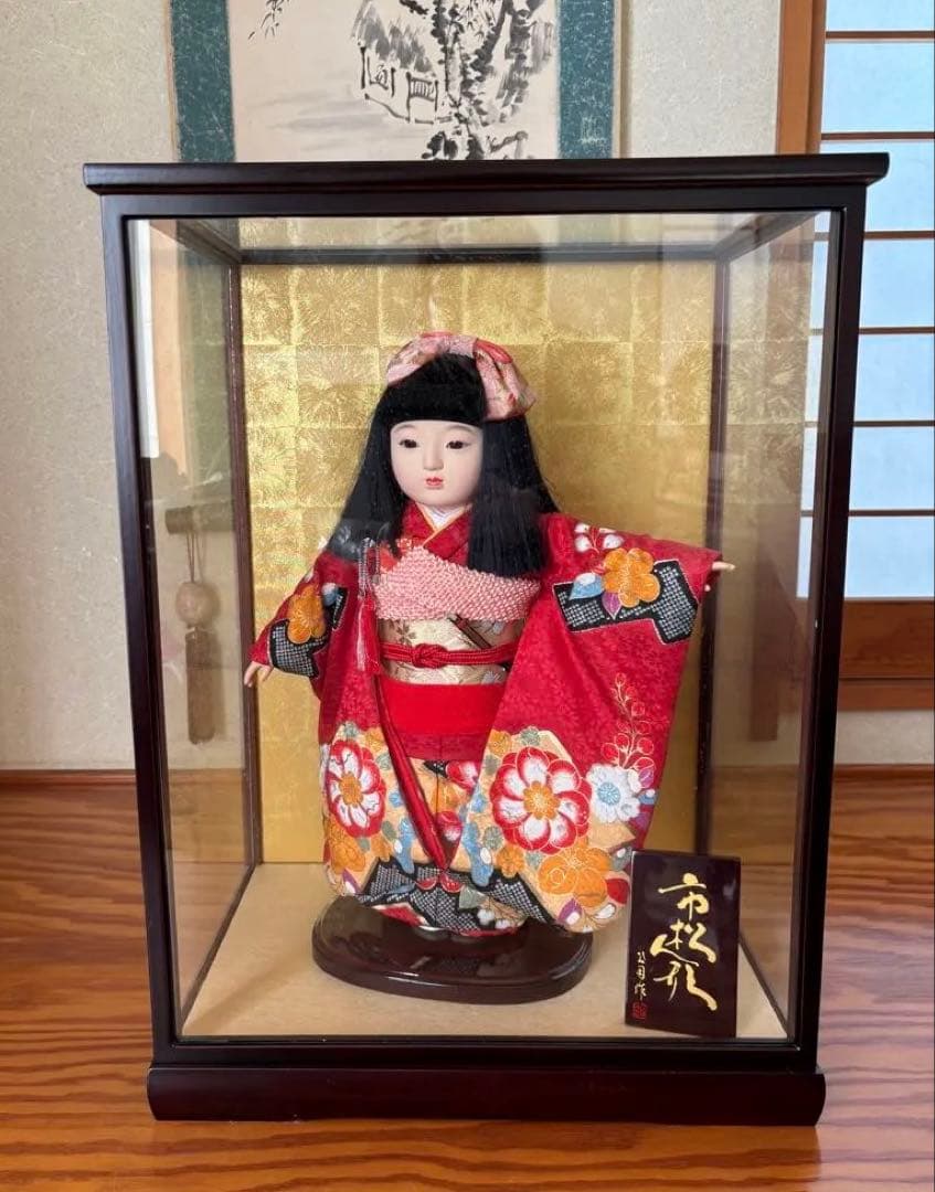 市松人形 正絹着物　公司作　ケース付伝統工芸品　日本人形赤い花柄 着物