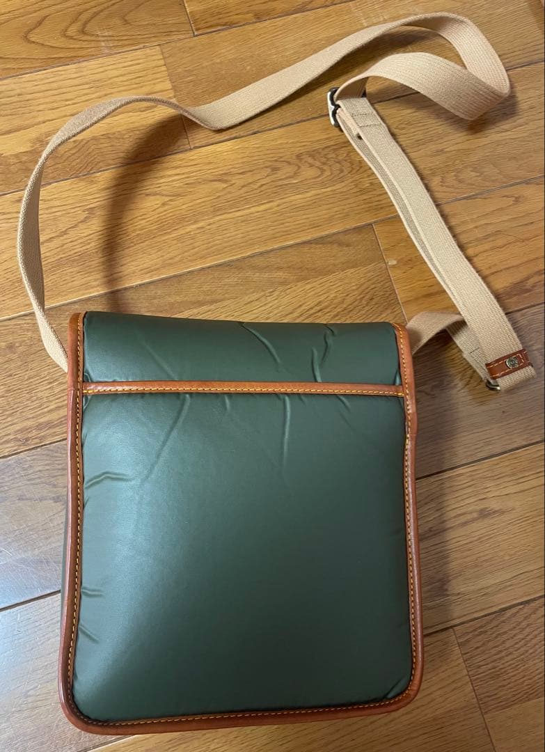 ハンティングワールド グリーン バチュー ショルダーバッグ