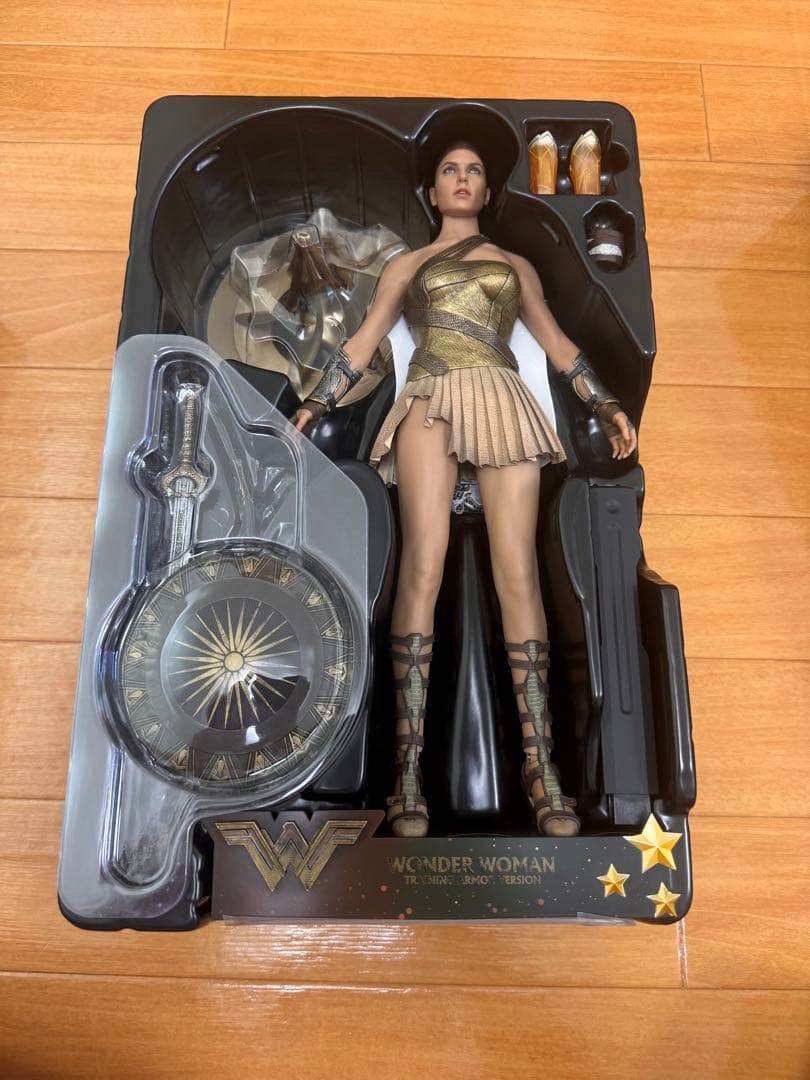ホットトイズ ワンダーウーマン トレーニングアーマー　ジャスティスリーグ
