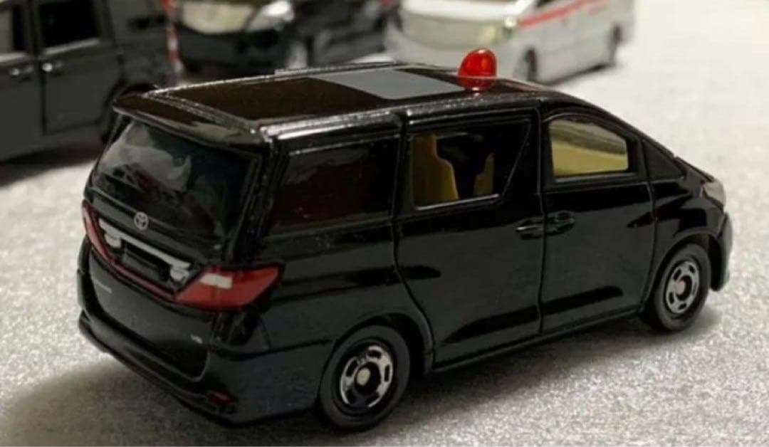 トミカ ミニバン 覆面パトカー 2台セット