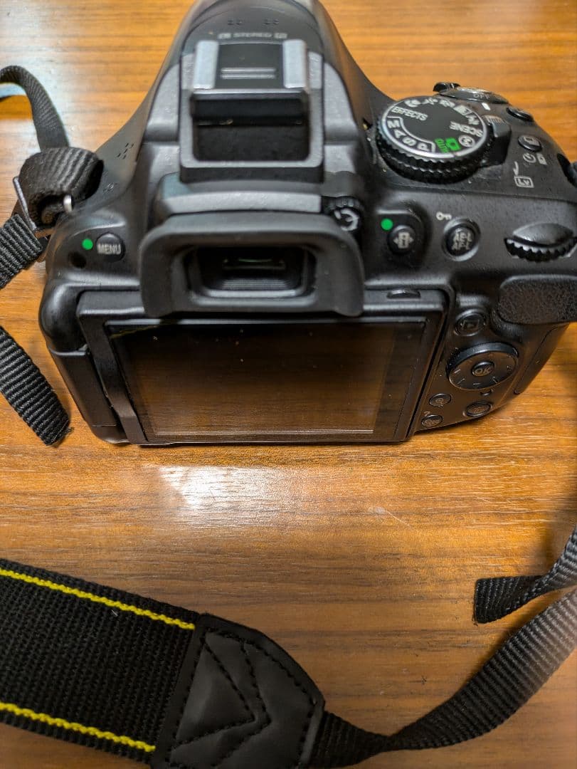 nikon d5200 一眼レフ　カメラ