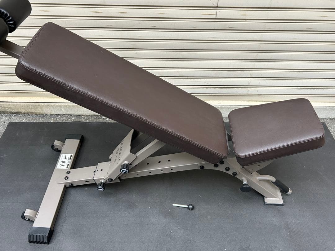 リーディングエッジ　アジャスタブルベンチ ベンチ台