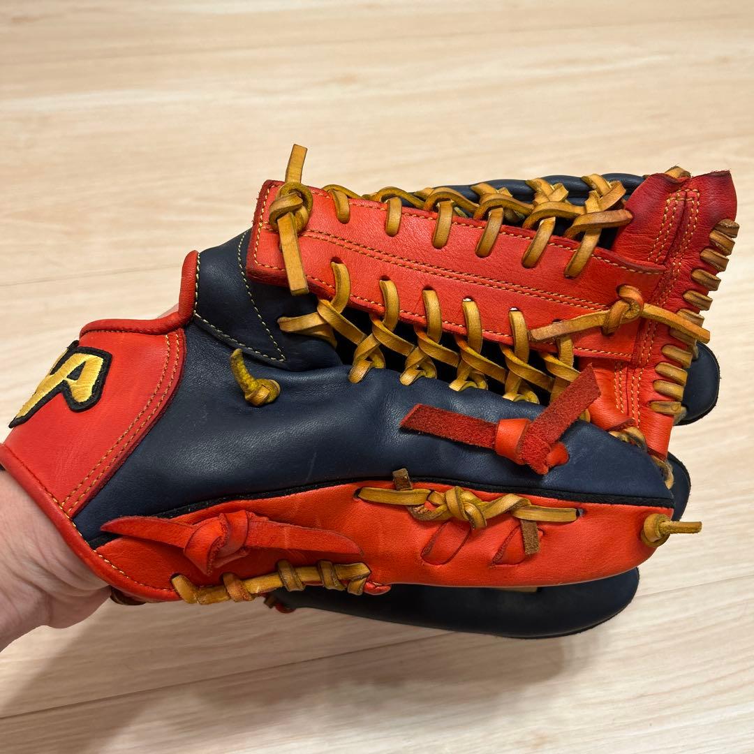 軟式外野手用坂口選手モデル