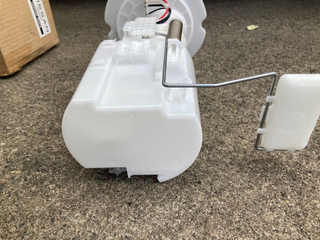 E51エルグランド　型式CBA-MNE51 純正燃料ポンプ新品　パッキン付き