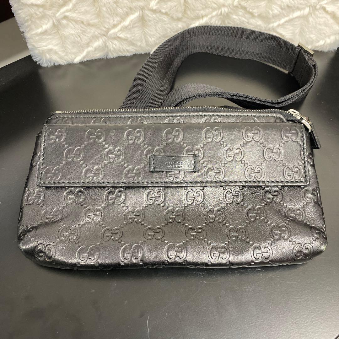【美品】GUCCI ブラックレザー ボディバッグ