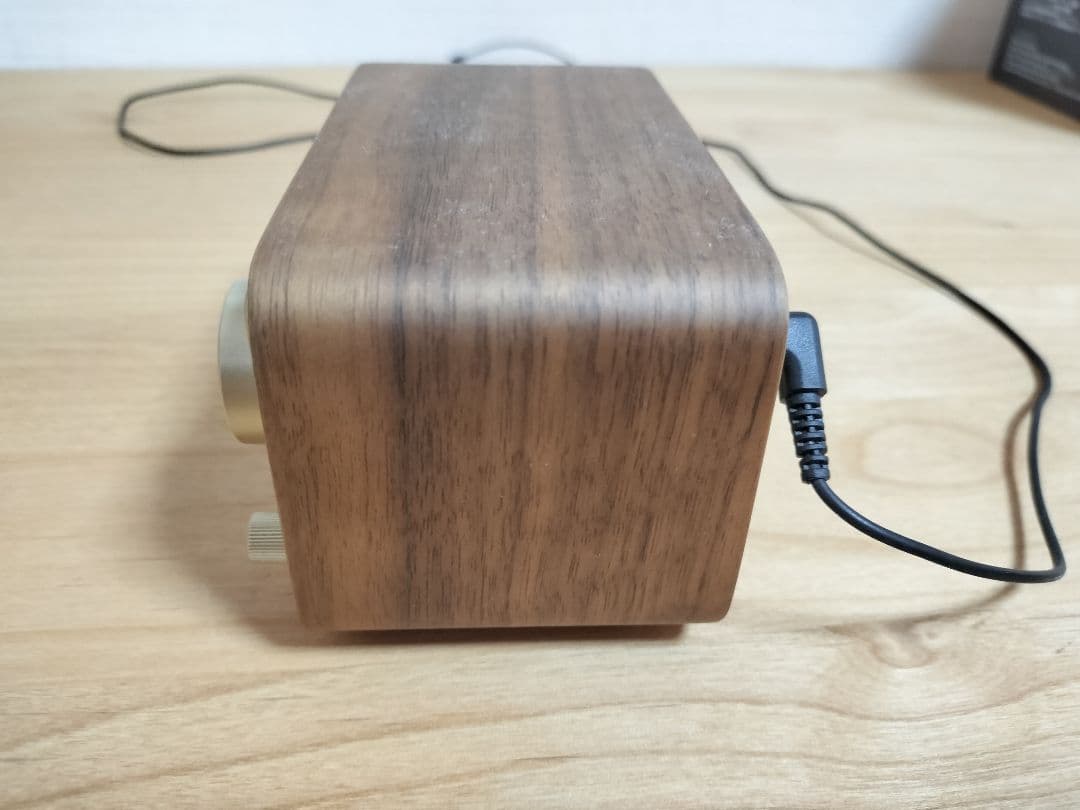 SANGEAN ウッド調ラジオ（表面ゴールド）