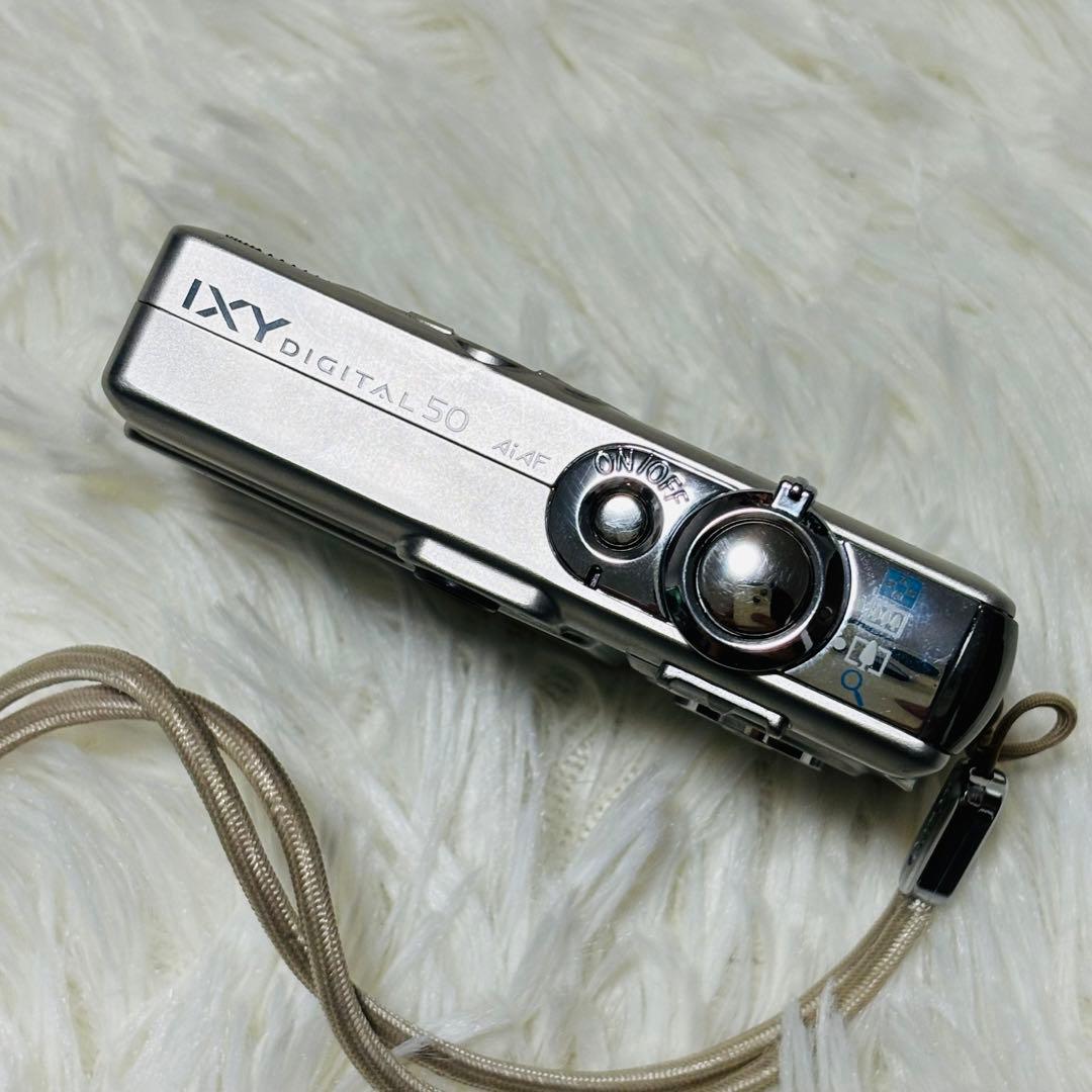 Canon IXY DIGITAL 50 本体と充電器