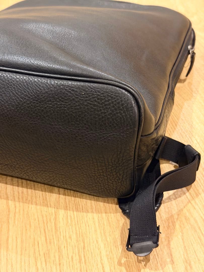 FlathorityのオイルミーリングPCリュック(M) 16インチ可能