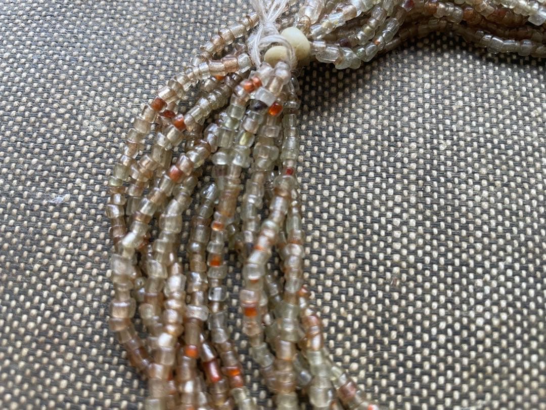 アンティーク硝子ビーズネックレス６連オレンジ色