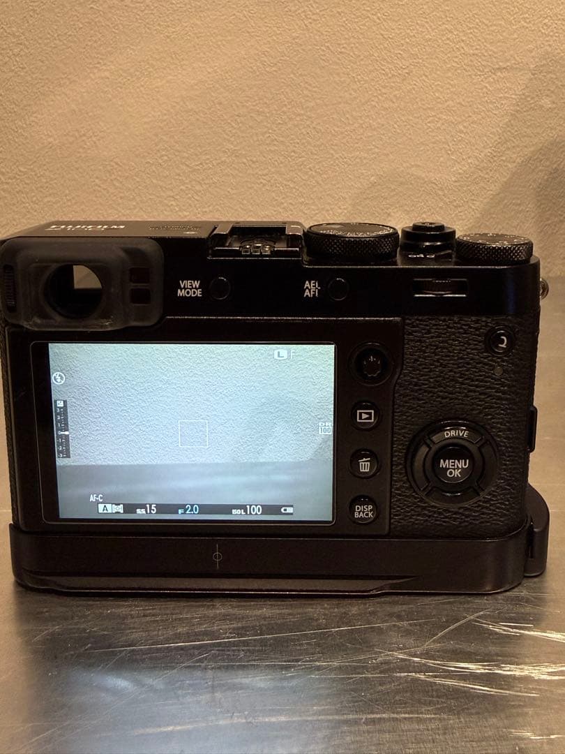 【撮影可　一部難あり】FUJIFILM X100F 黒　シャッター8800回