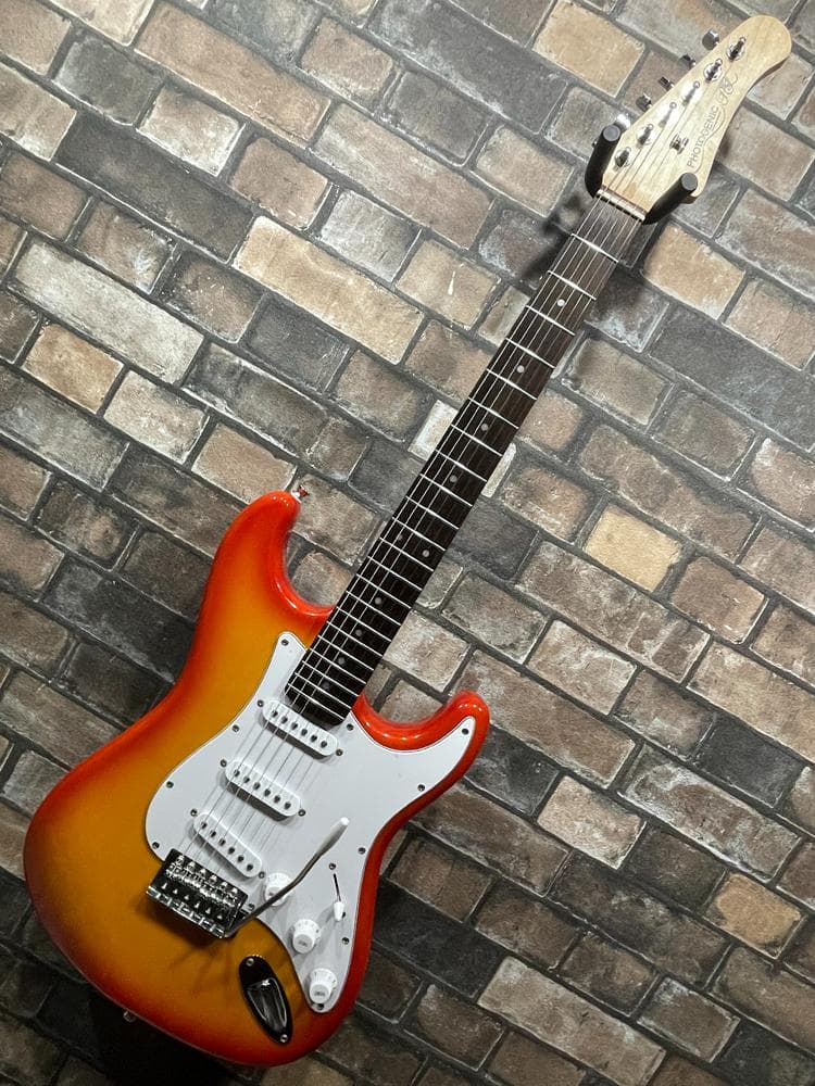 【美品】Photogenic/フォトジェニック ストラトキャスター