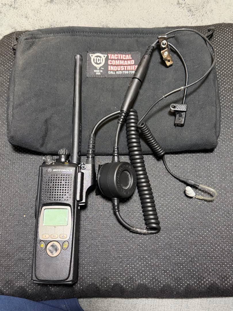 G*W様 MOTOROLA XTS 5000 R (不動品)TCI PTTスイッ
