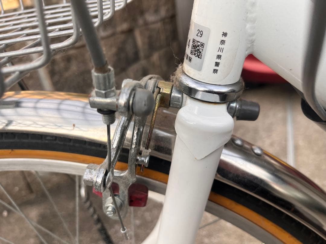 24インチ自転車(前面バスケット付)　ホワイト