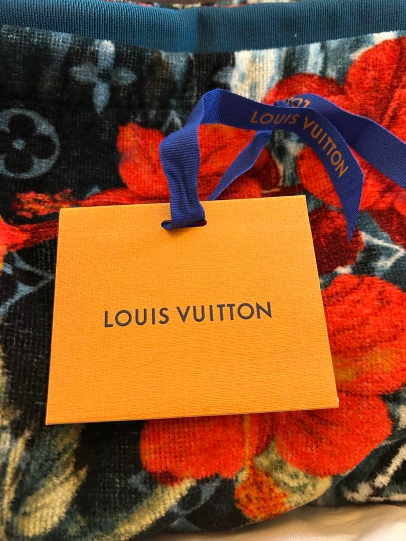 Louis Vuitton ハイビスカスデザインビーチタオル