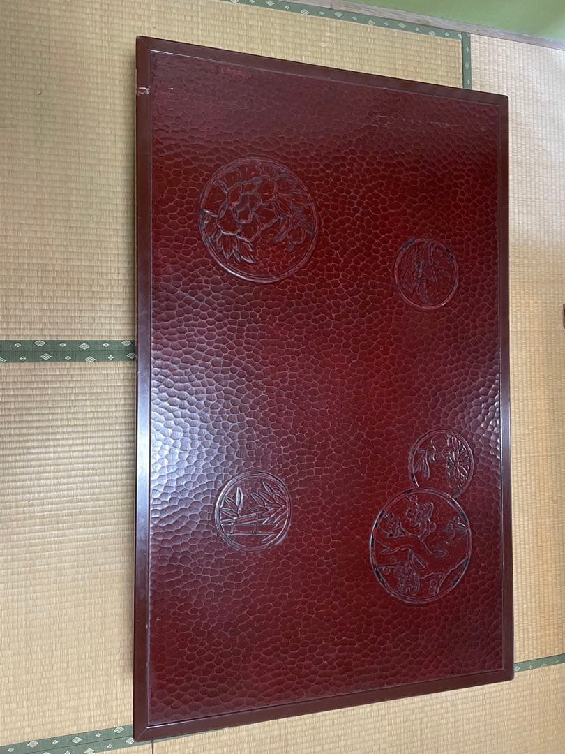 送料込み！　手彫り彫刻が美しい座卓　民芸品