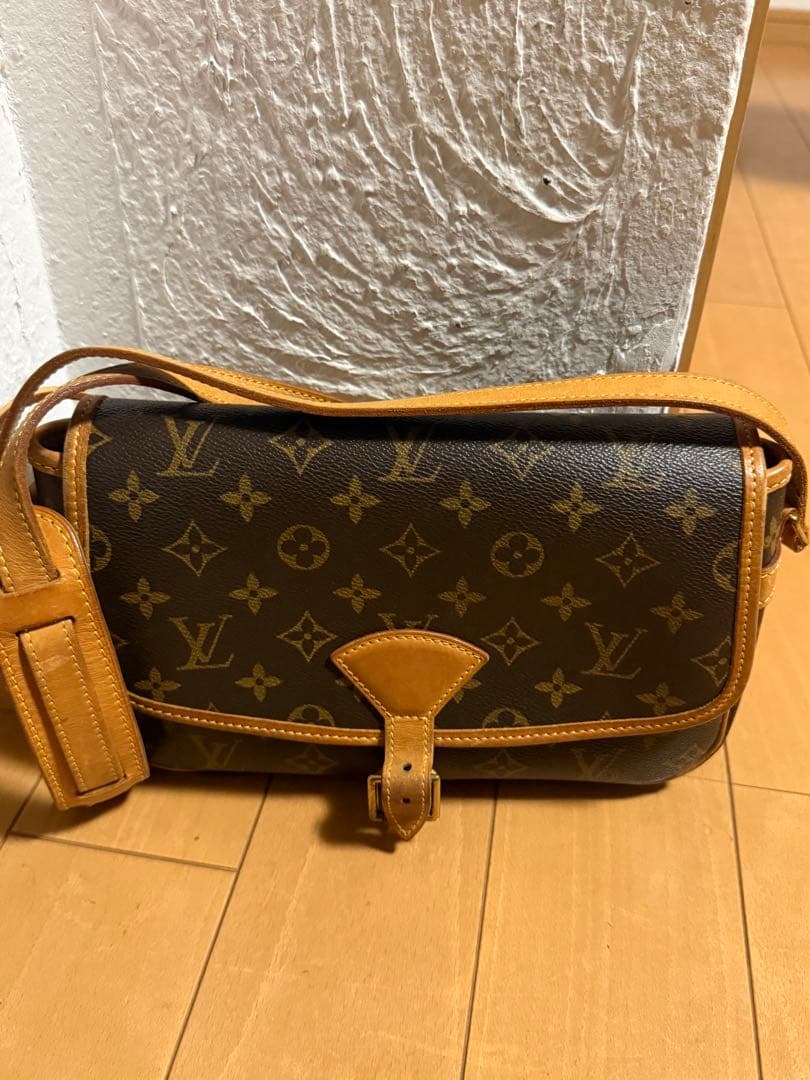 Louis Vuitton モノグラムショルダーバッグ　ソローニュ　廃盤品