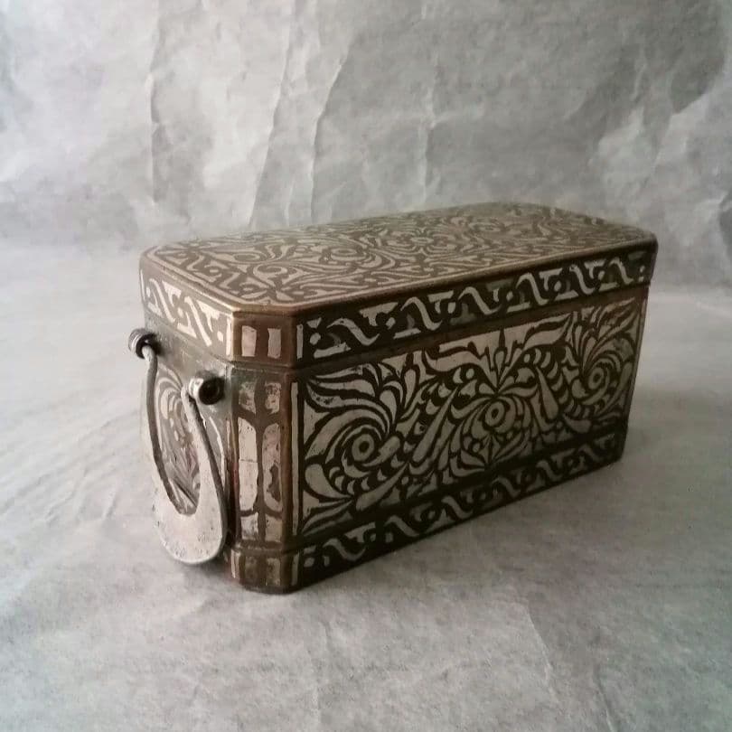 銀象嵌青銅ベタル箱、イスラム　フィリピン　ミンダナオ　アンティーク