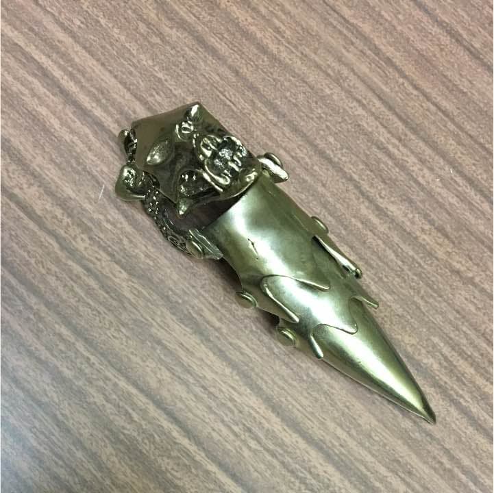 謎のサタンリング。