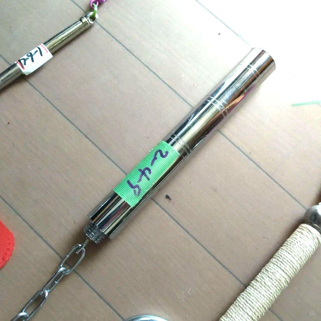 E武具 四種 ①09ヌンチャク、②030501丸サイ、⓷04九節鞭 ④模造刀