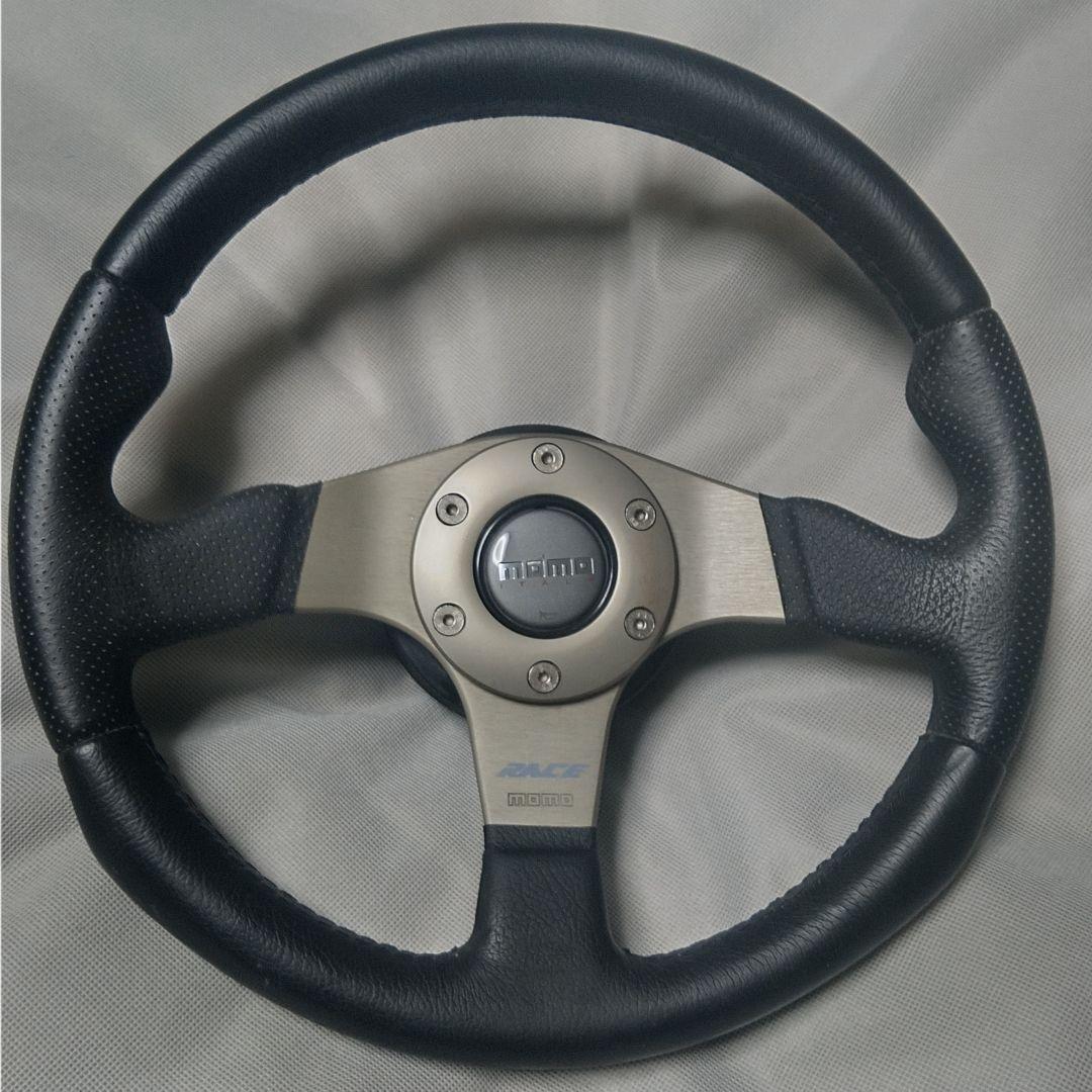 MOMO RACE レザーステアリング　32Φ　汎用ボス付
