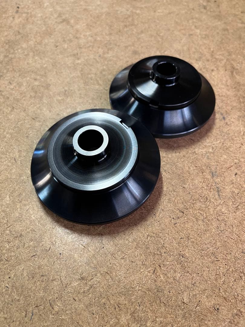 ベアリング付きアッパーシート