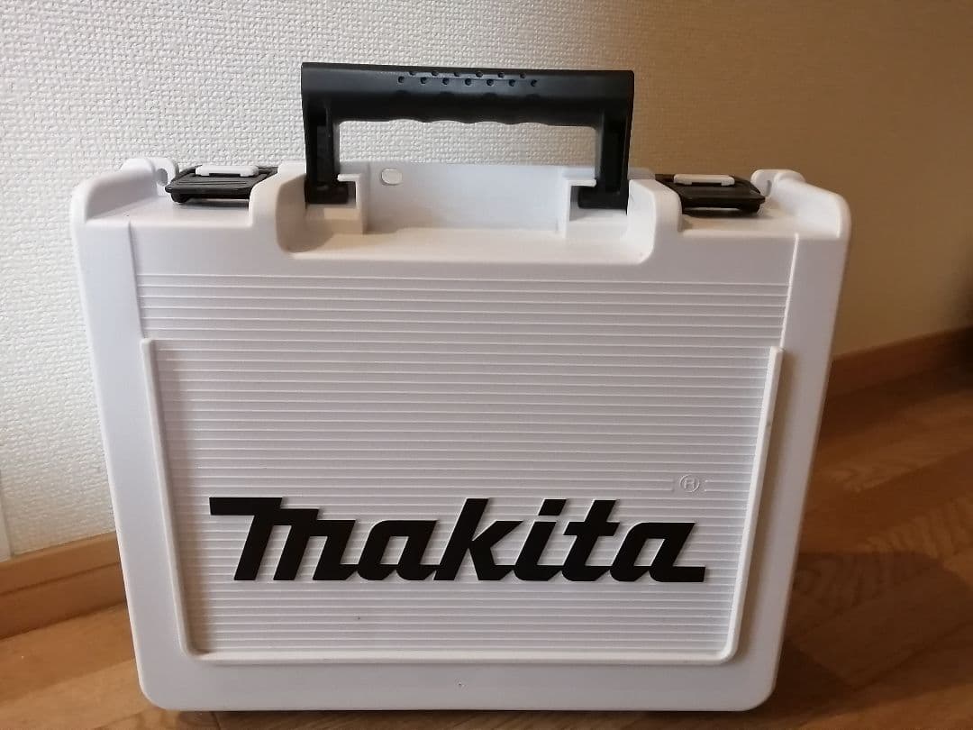 マキタ　TD131D インパクトドライバ14.4v