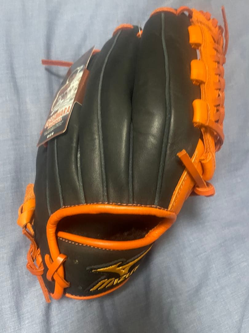 ミズノ軟式グローブ 新品　小笠原道大モデル