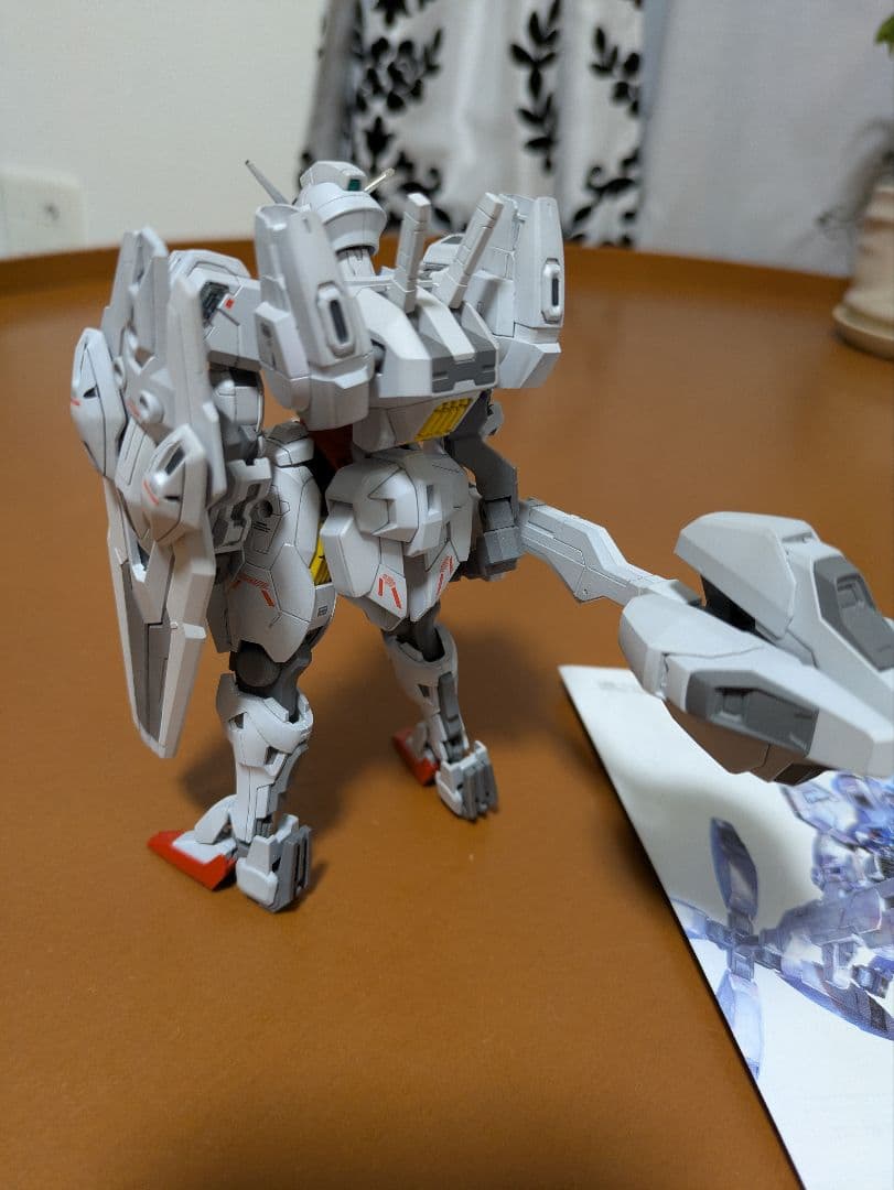 ガンダム　キャリバーン HGモデル ホワイト ガンダム完成品　塗装済