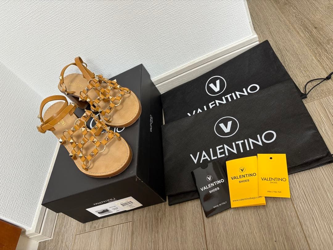 VALENTINO ロックスタッズ サンダル 37 24cm ヴァレンティノ