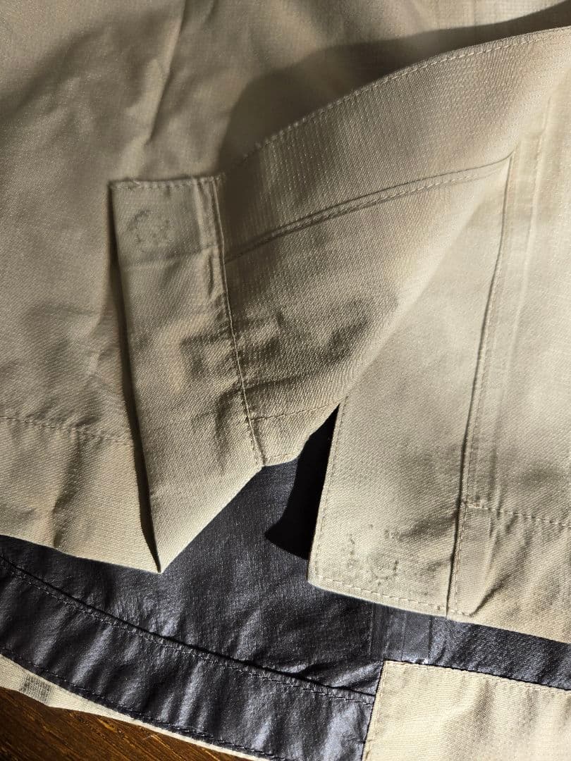 モンベル　 フード付き　レインコート　パックライト・トラベルコート