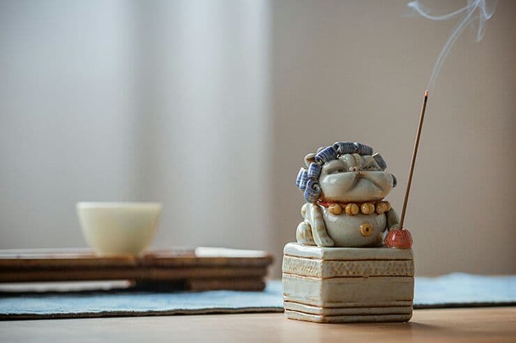 炉香挿し 招き猫 小振り品. 贈り物