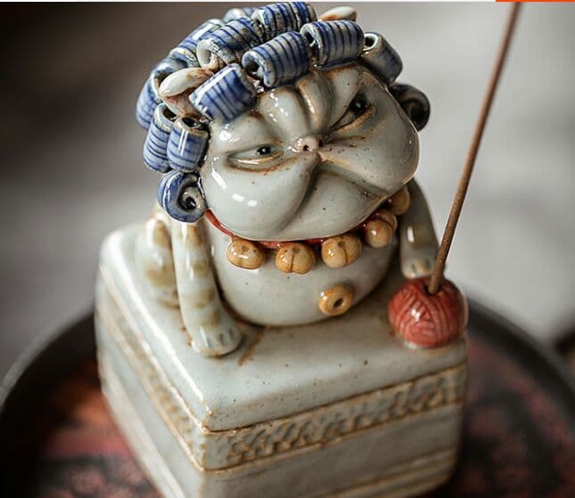 炉香挿し 招き猫 小振り品. 贈り物