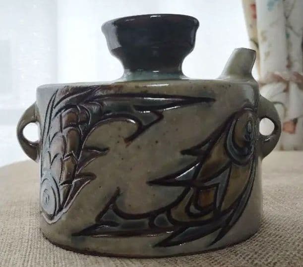 宮城須美子さん作　やちむん　壺屋焼　抱瓶