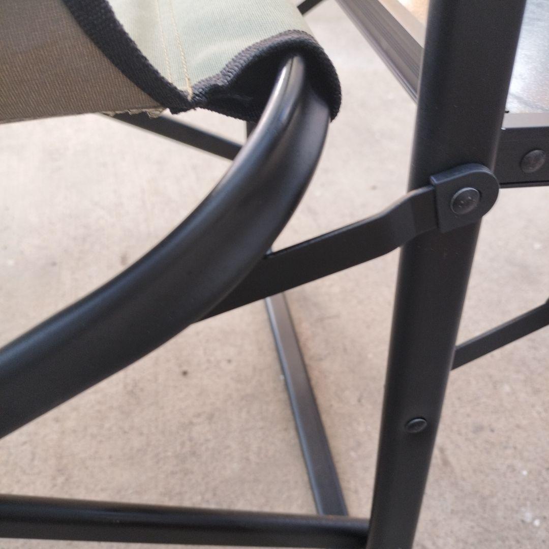 コールマンディレクターズチェア　2脚　薄いカーキ色